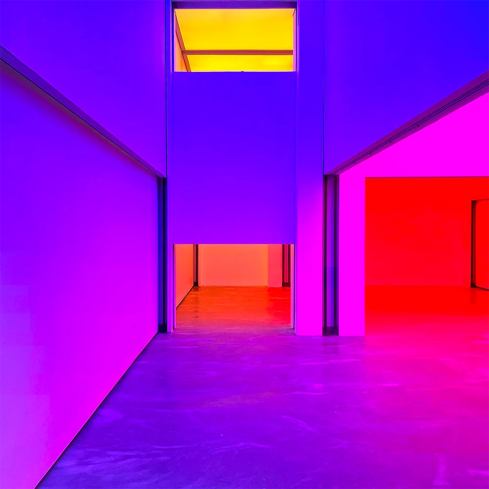 Fita LED RGB 5050 - 5 Metros | IP65 à Prova d'Água + Controle Remoto + Fonte 12V Bivolt